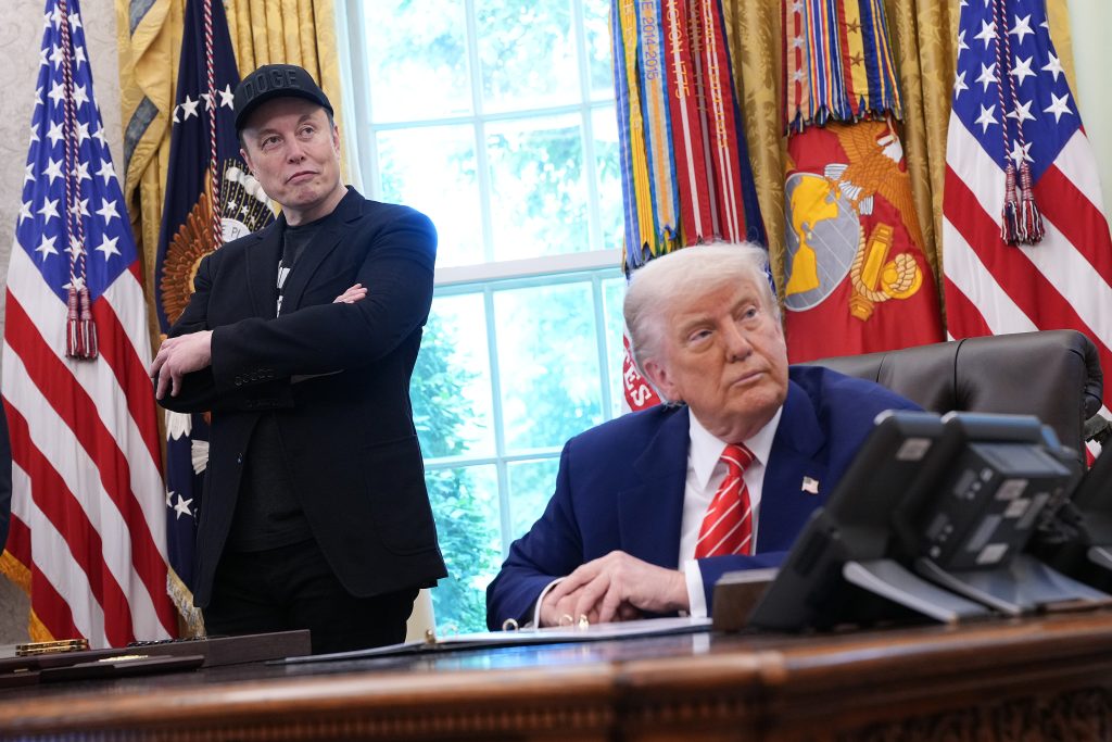 Trump compra acciones de SpaceX tras IPO récord